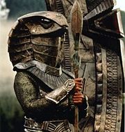 Джаффа с традиционной маской солдата Апофиса